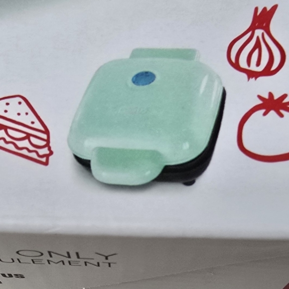 SANDWICH MAKER NEW - Picture 3 of 5